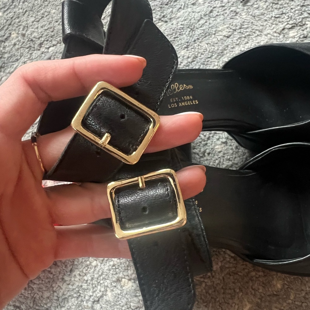 Seychelle’s Gleaming Platform Mary-Jane Heels - Picture 7 of 8